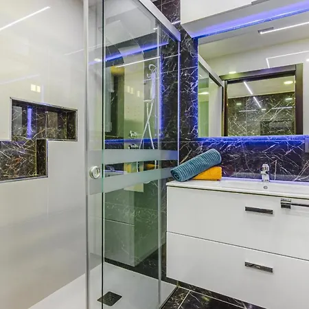 Parque Cattleya Studio Apartment